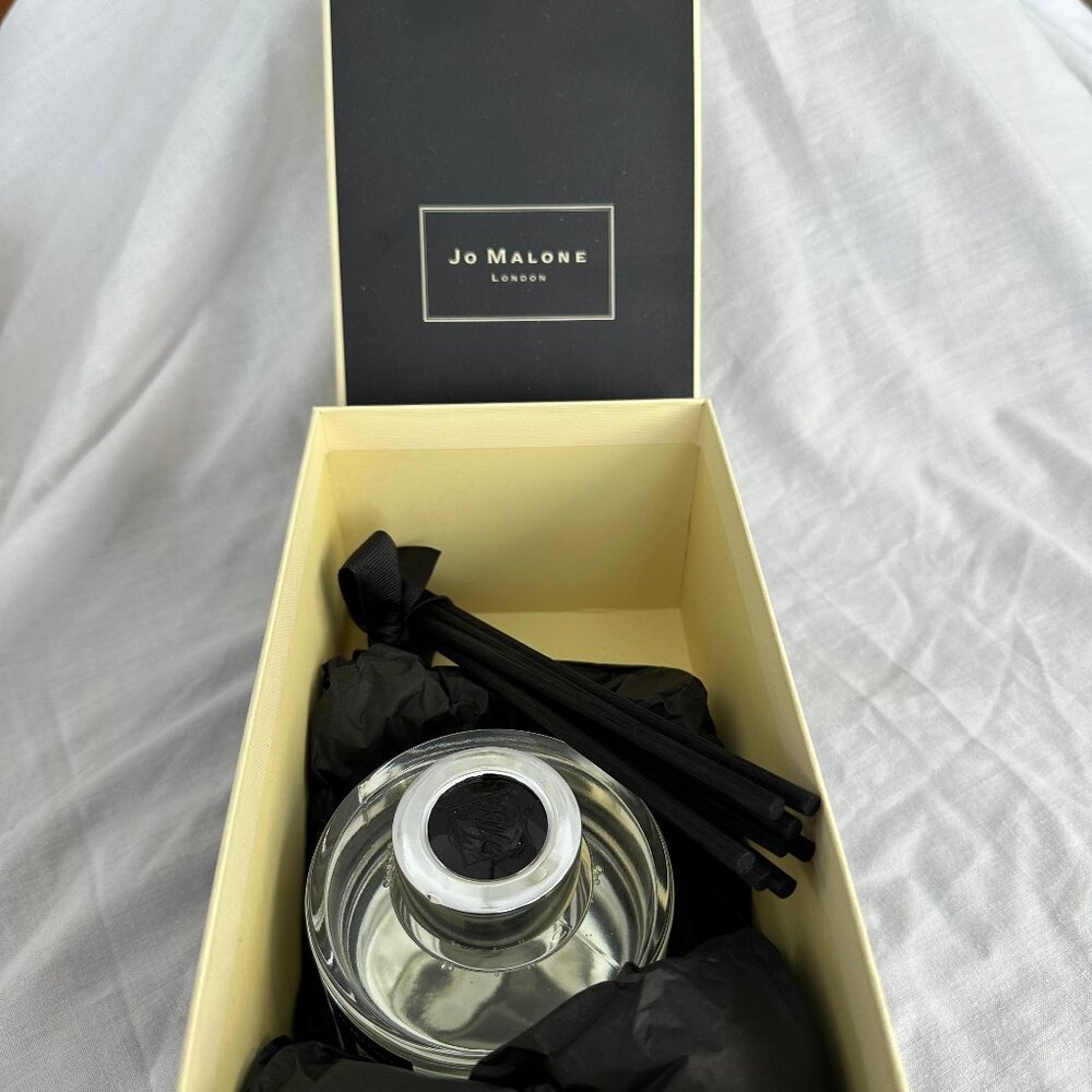NEW Jo Malone Black and Cream Reed Diffuser Set